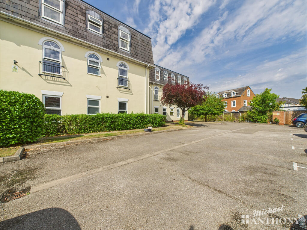 CAM03218G0-PR0739-STILL020