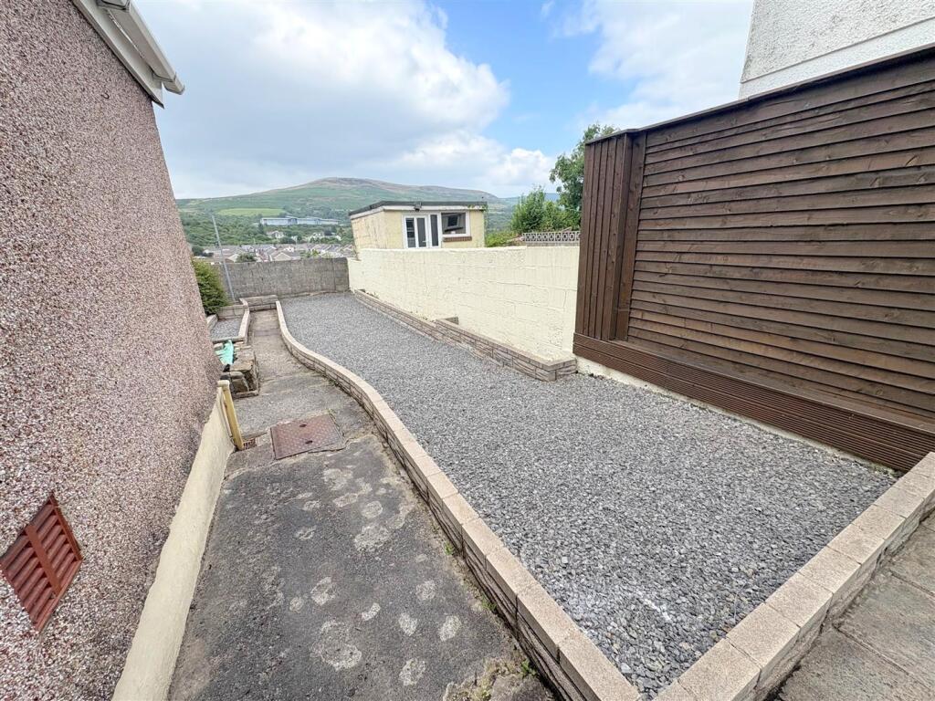 Rear Garden c.jpg