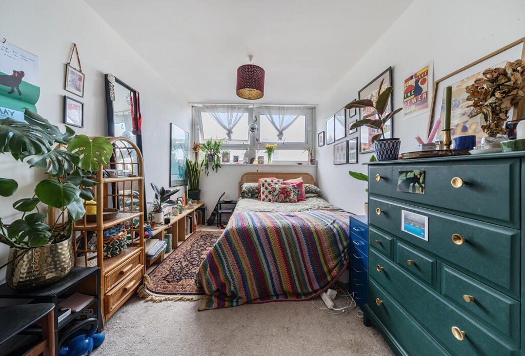 1298503-15-683f25...