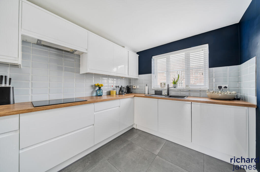 ae945df96bbc436bb160c3aabbf95622