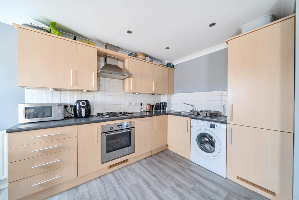 1298134-10-682ee6...