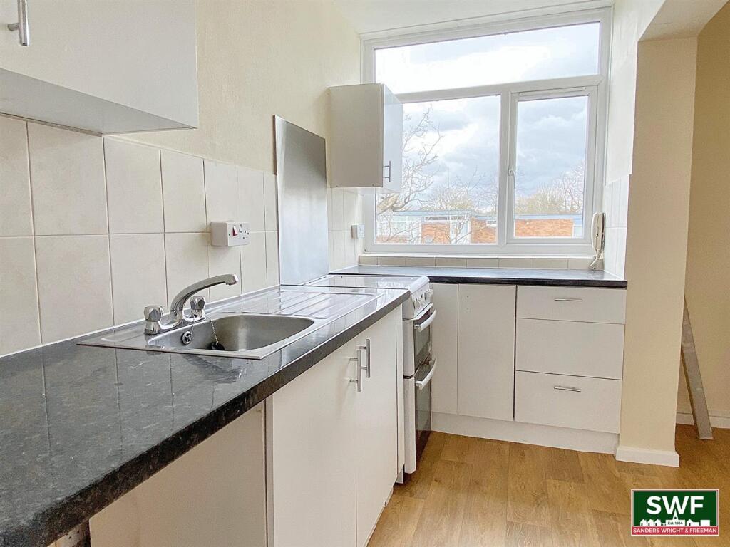 Kitchen1.jpg