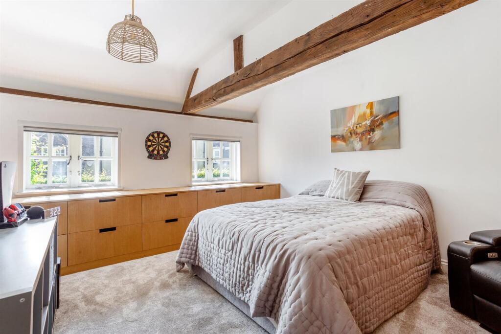 76950_3 The Courtyard Moor Park (24)_low.jpg