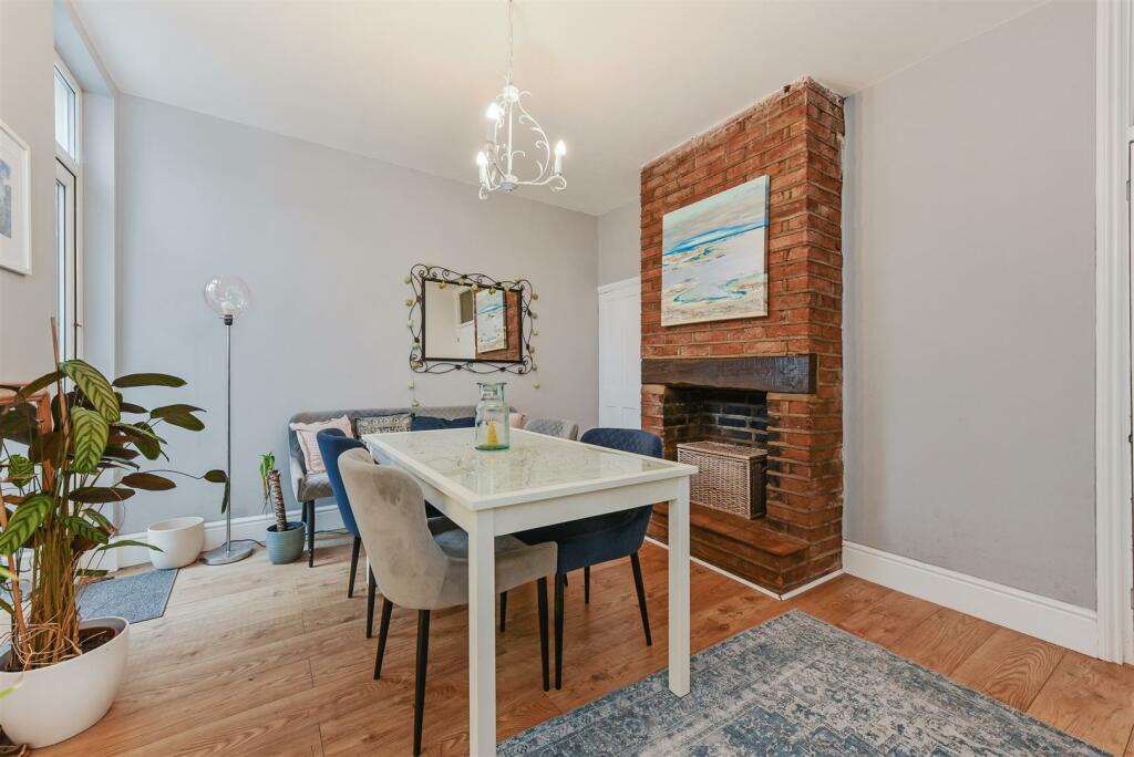 Dining Room.jpg