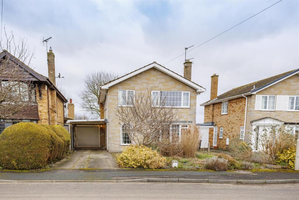 16_Maple_Lane_Externals_3.jpg