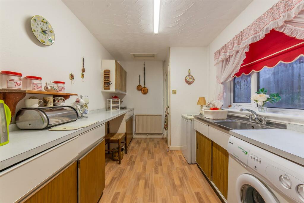 3 Lower Waun Street-9.jpg