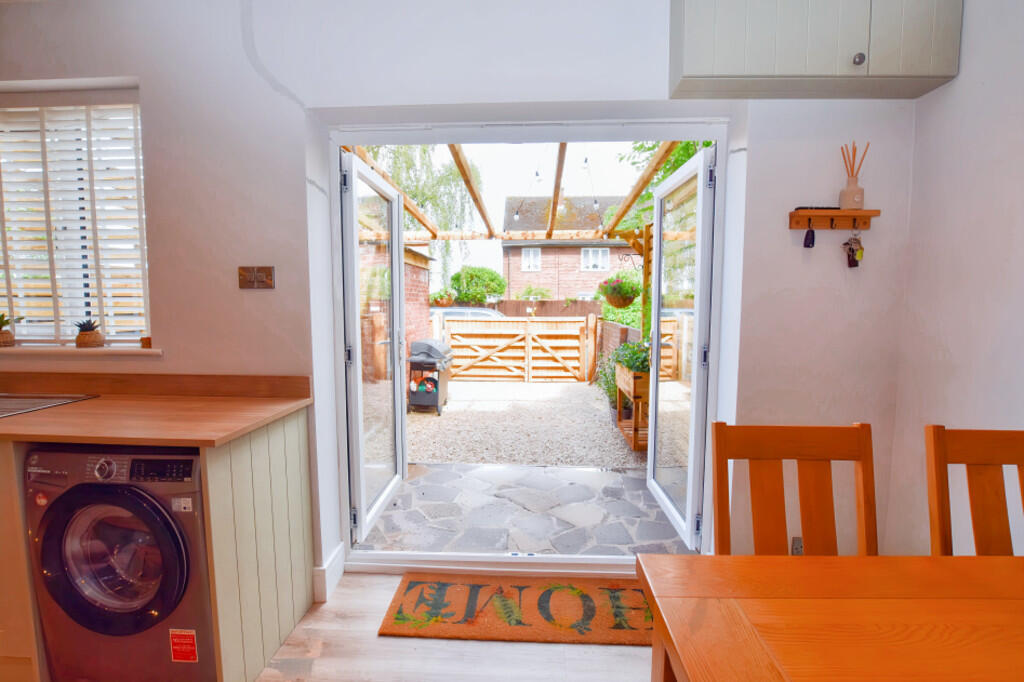 Dining Kitchen 6