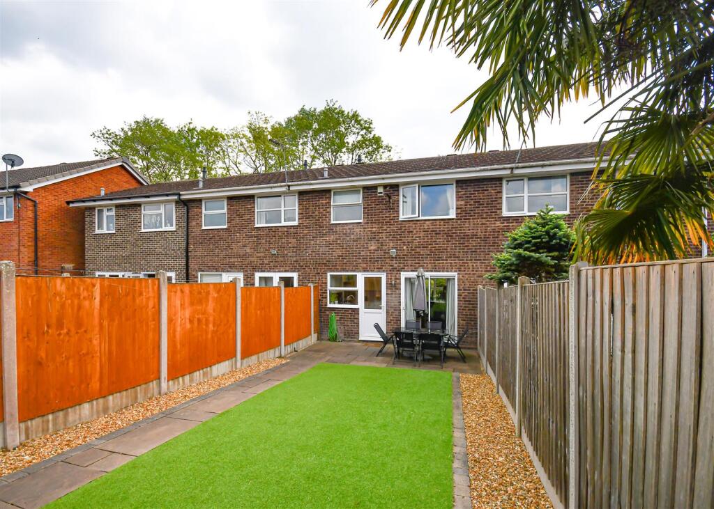 36 The Meadlands-External (2).jpg