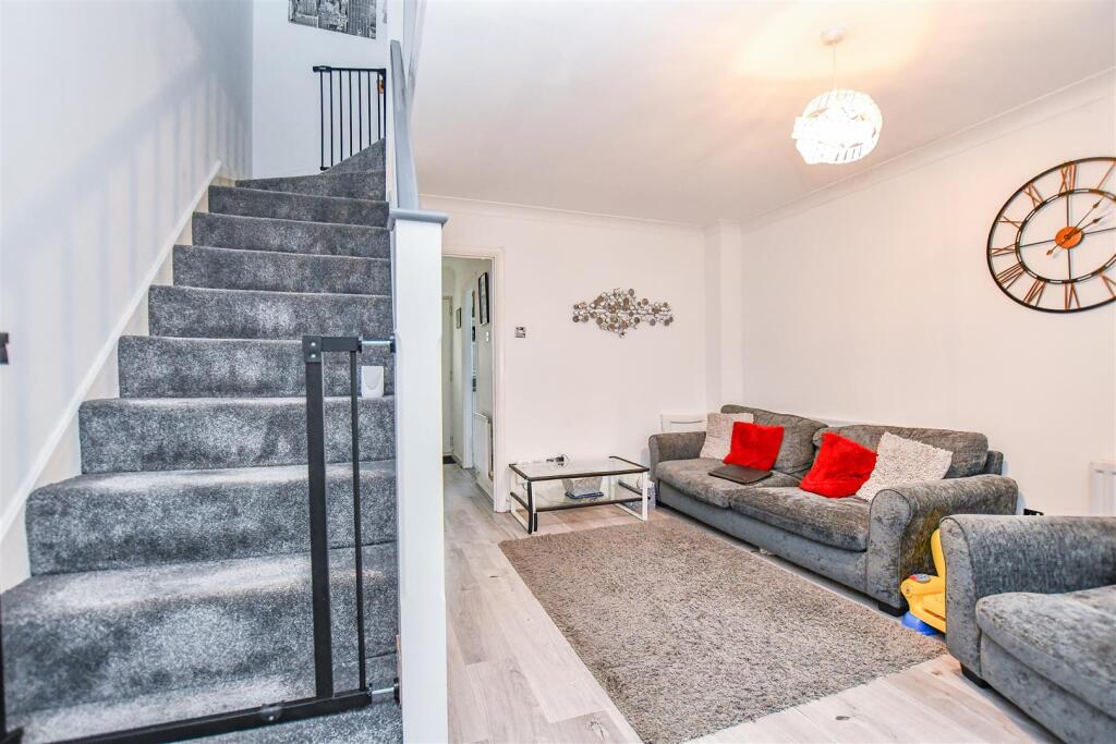 Living room 1.jpg