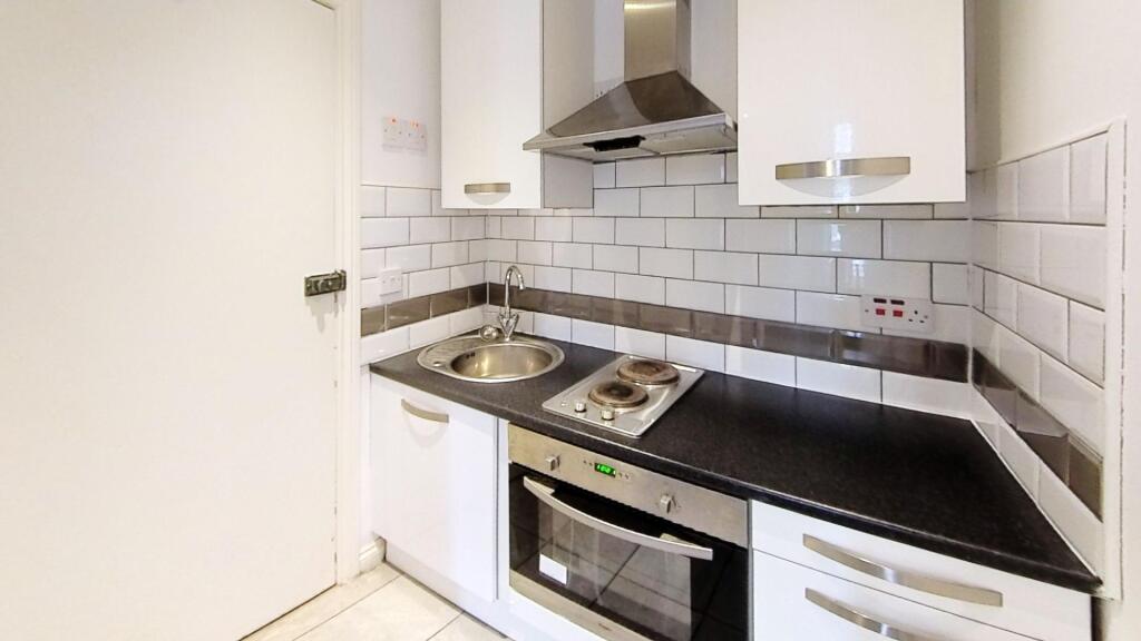 111-Queens-Road-Flat-6-Kitchen.jpg