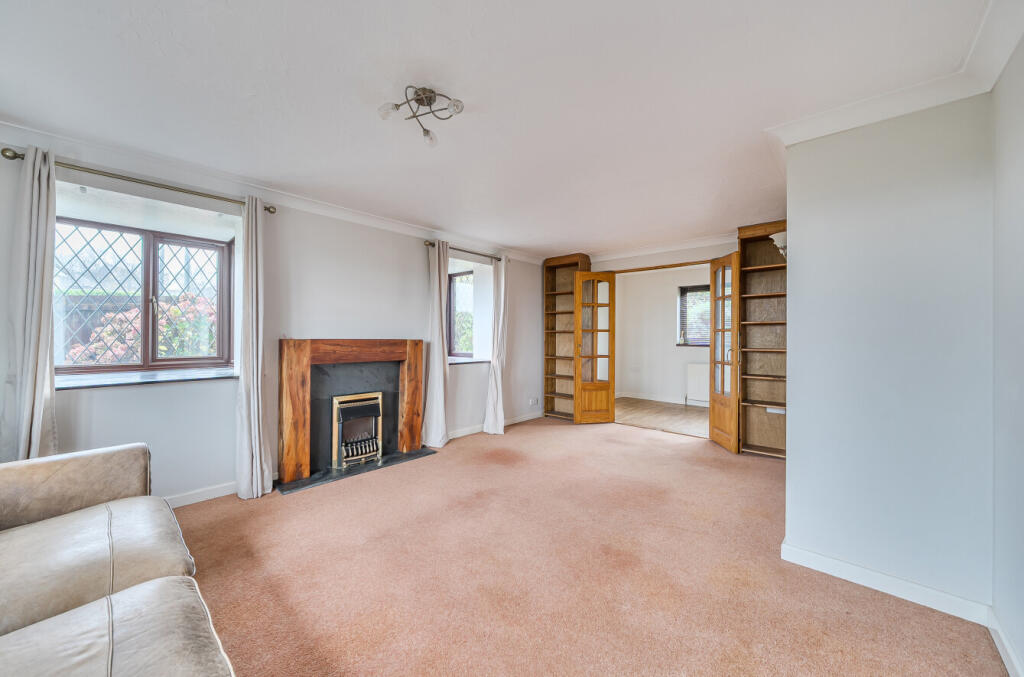 1381553-15-691747...