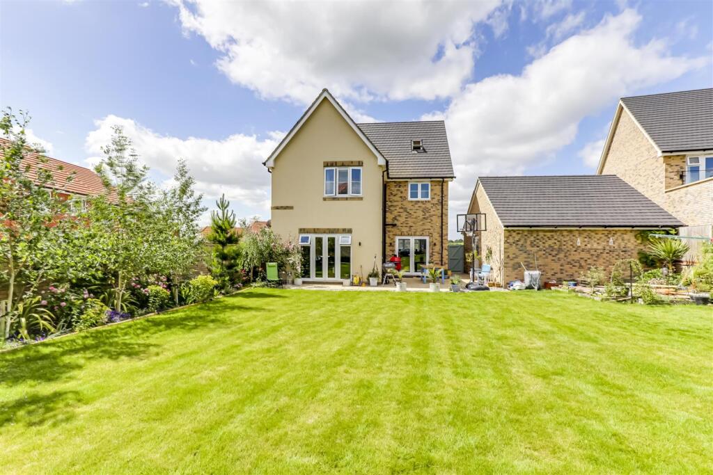 2 Meadowsweet Way, Newport, Saffron Walden, CB11 3