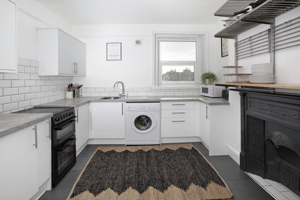 14Archibold202208...