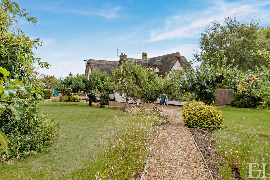 8661667-exteriorW...