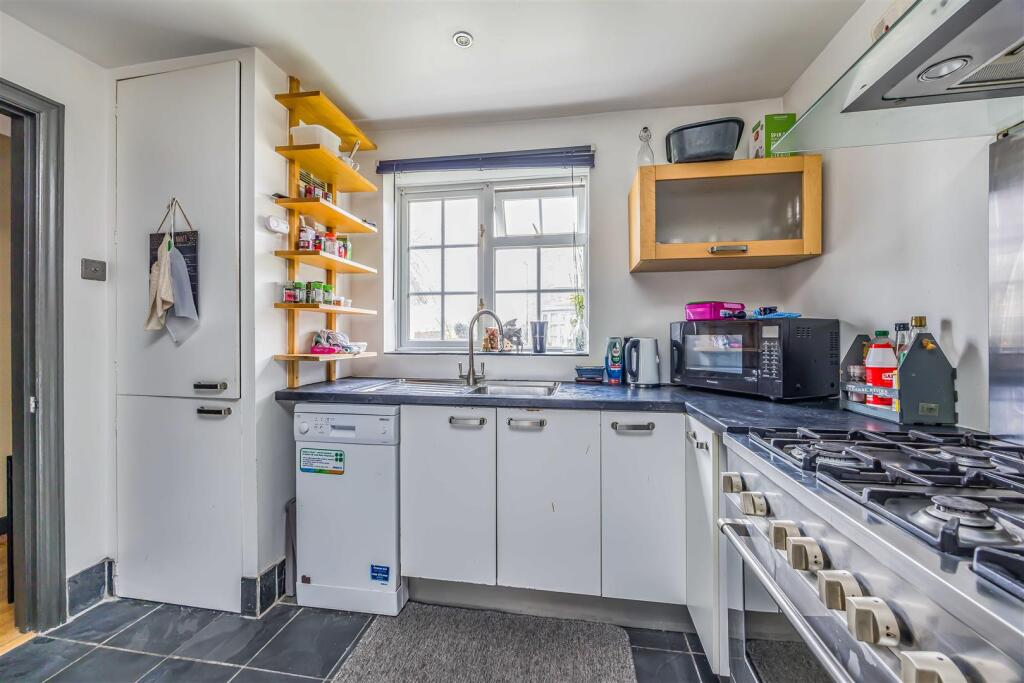 63 Oaklands Road, Havant-Small-PorticoMarketing-Ne