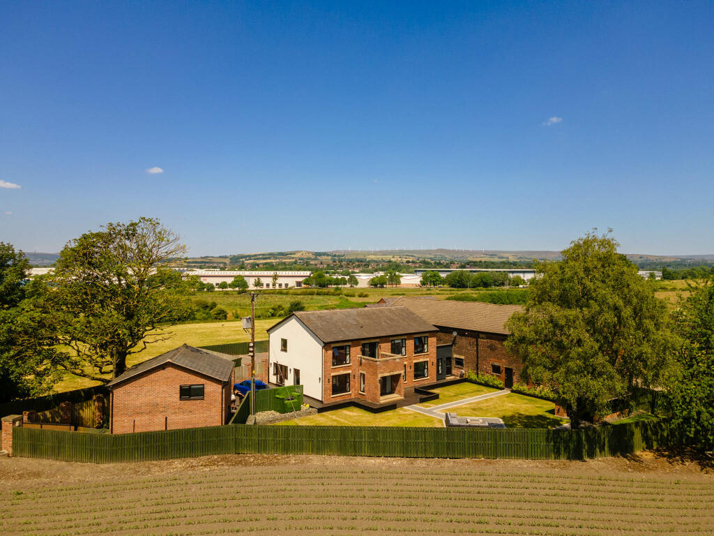 20230615-1247_Highfields Farm, Moss Hall Road, OL1