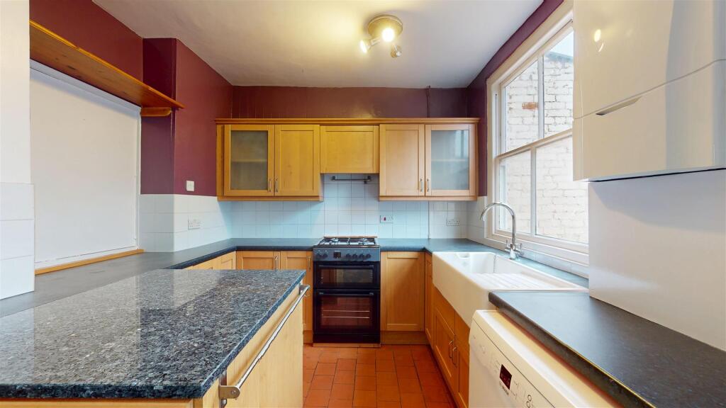Drawwell Street 16,  Kitchen.jpg