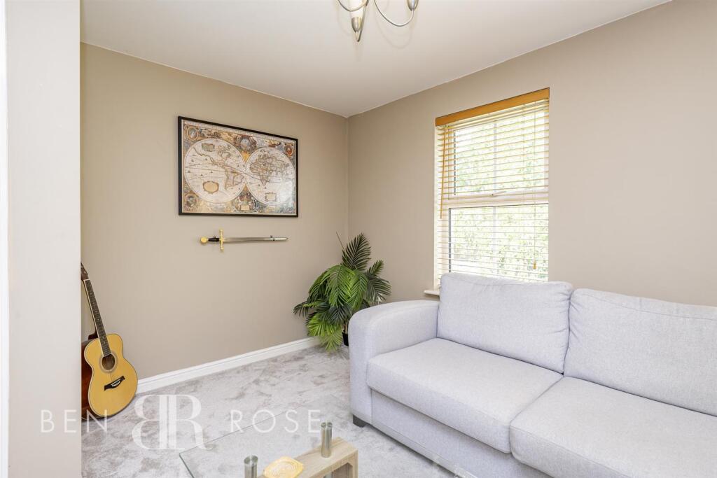 Lounge / Dining Room