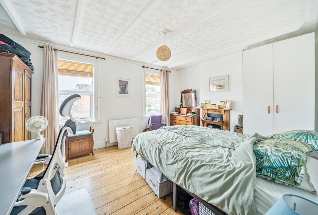 1341333-18-689c5e...