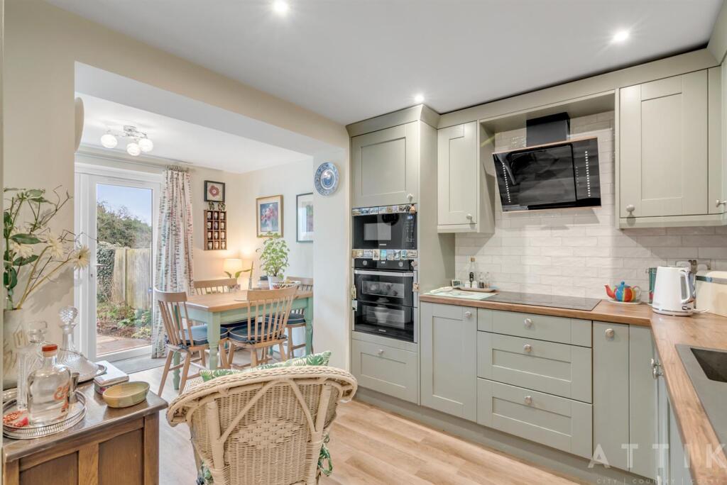 Attik 11 St Johns Road Bungay NR35 1DH (20).jpg