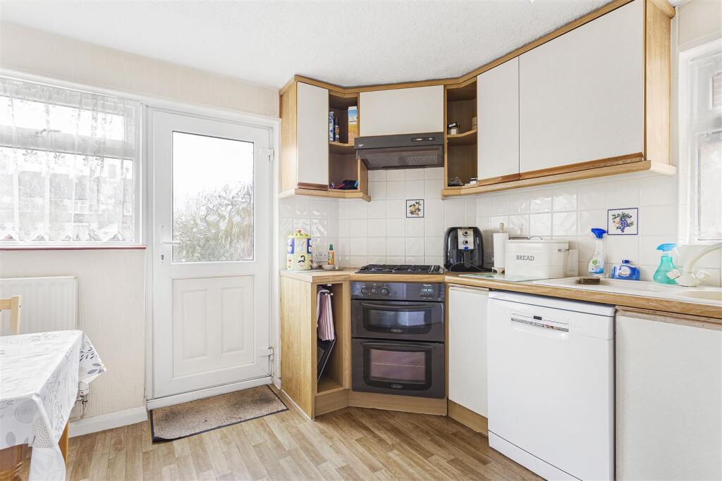 Ruggles Brise kitchen.jpg