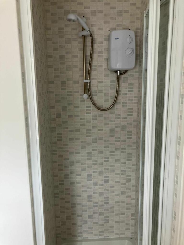 En-suite Shower