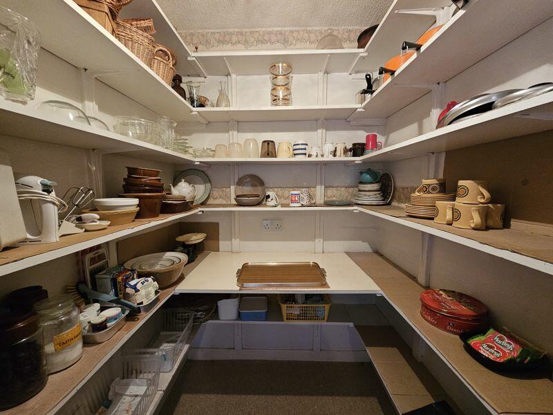 Walk-in Pantry