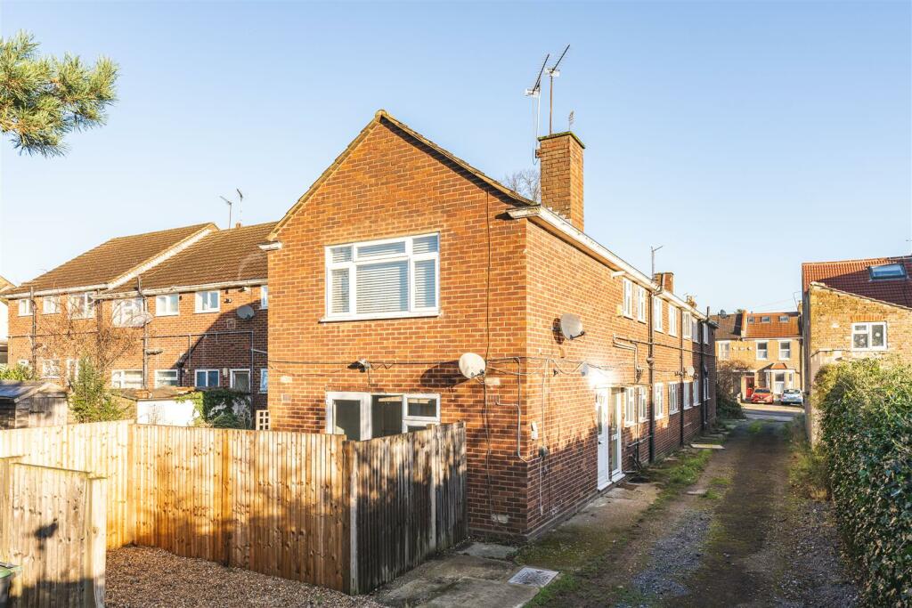 42 Gordon Hill-12.jpg