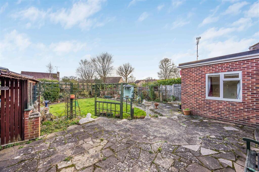 28 Warfield Crescent, Waterlooville-Small-PorticoM