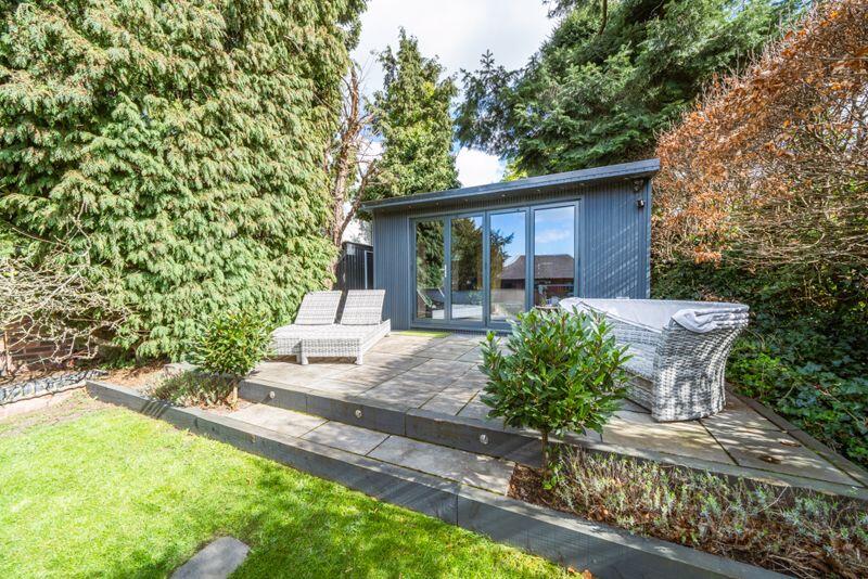 GARDEN CABIN