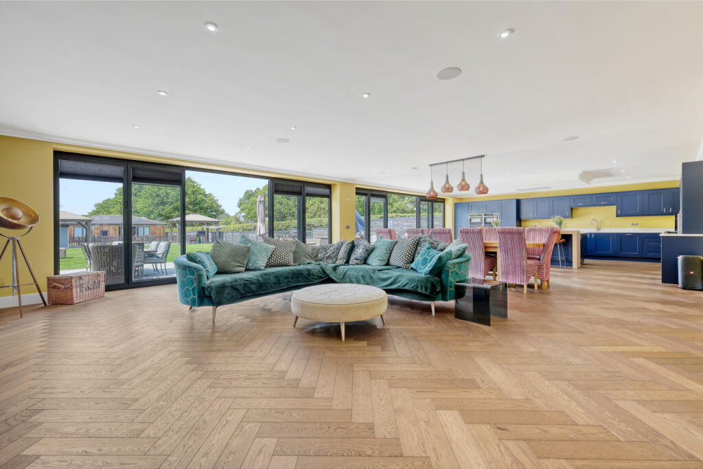 Kitchen/Reception
