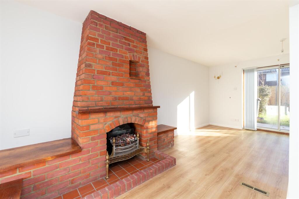 18 Milne Close (10 of 16).jpg