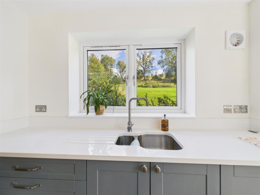 OPEN PLAN LIVING KITCHEN