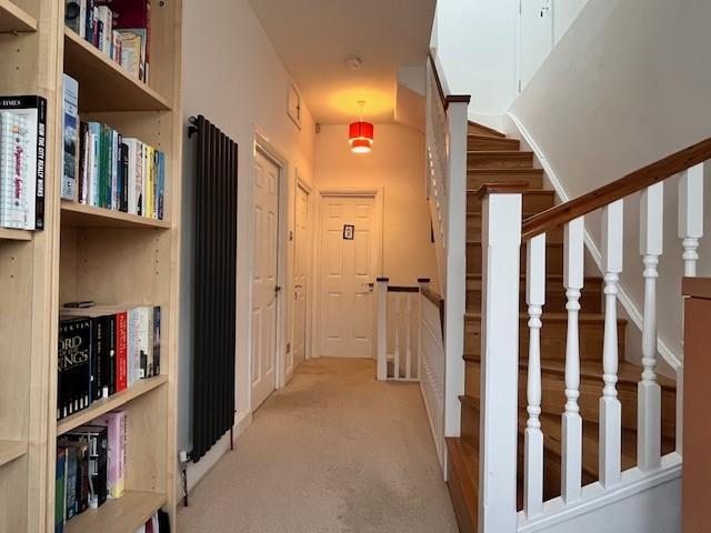 1st floor landing 2.jpg