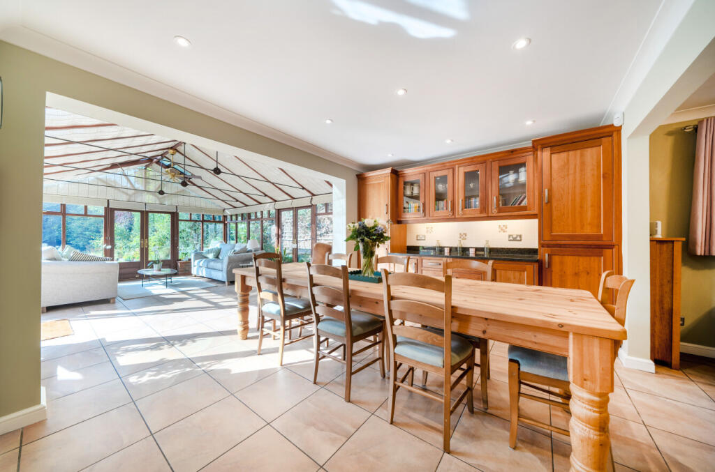 1360553-27-68dadb...