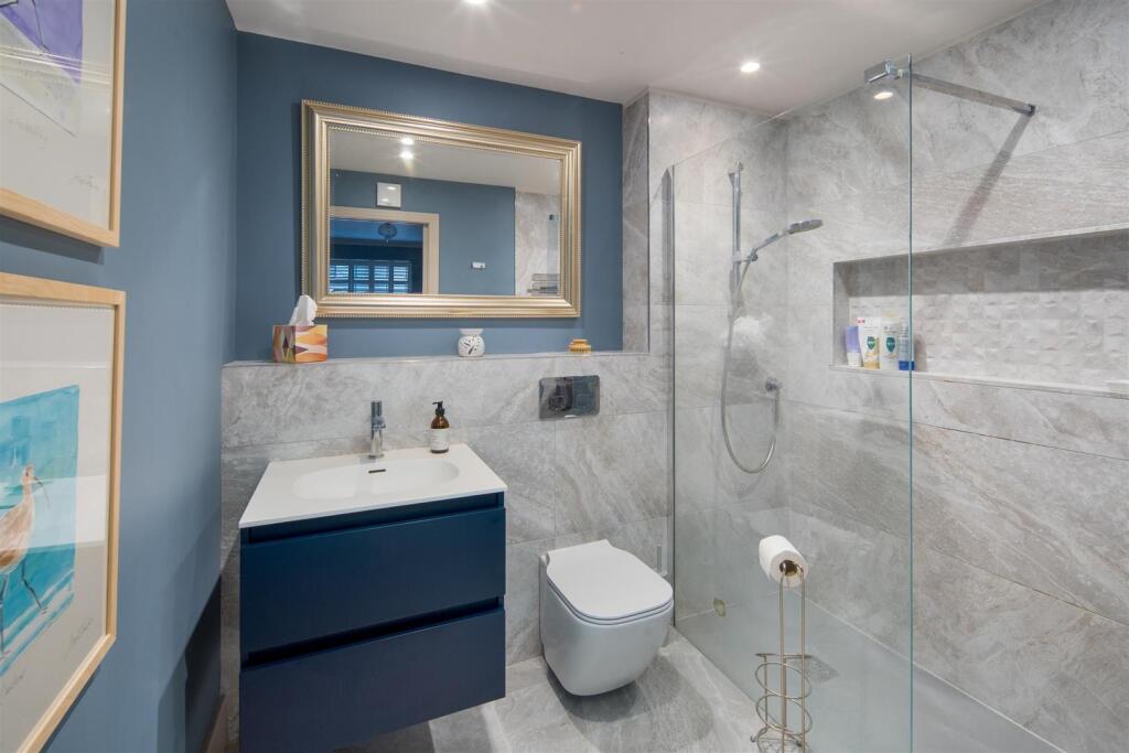 Shower Room En-Suite