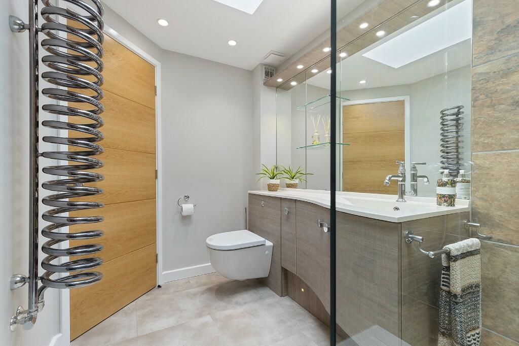 En-Suite 2