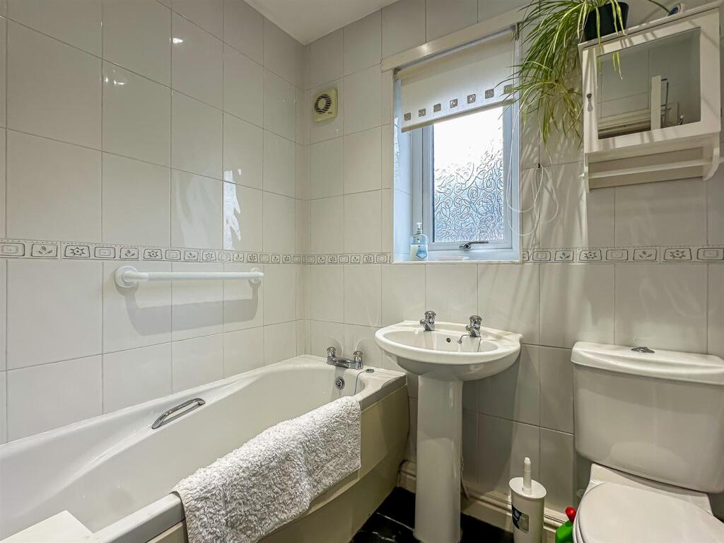 BATHROOM/W.C.