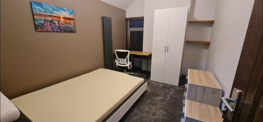 Bedroom 12