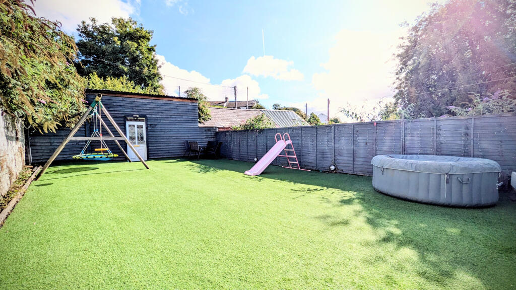 PXL_20250905_093437609.MP~2