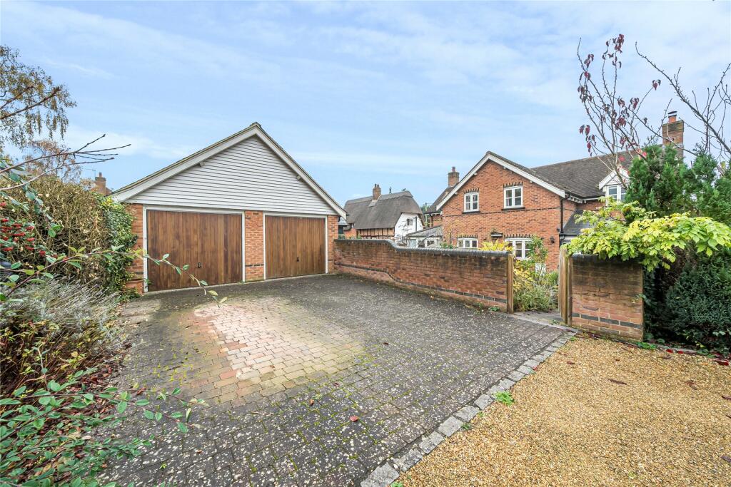 Driveway/Garage