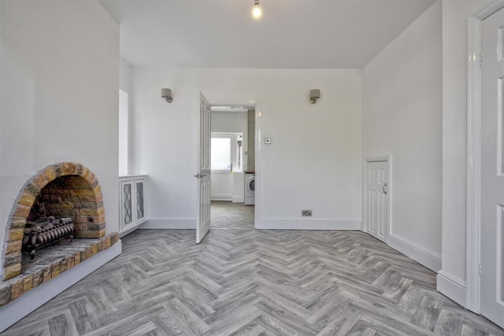 19 School Lane rixton-6.jpg