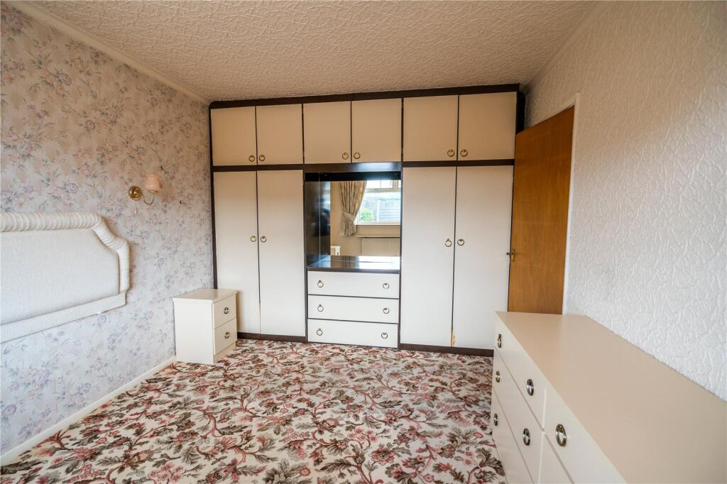 Bedroom 1 (2)