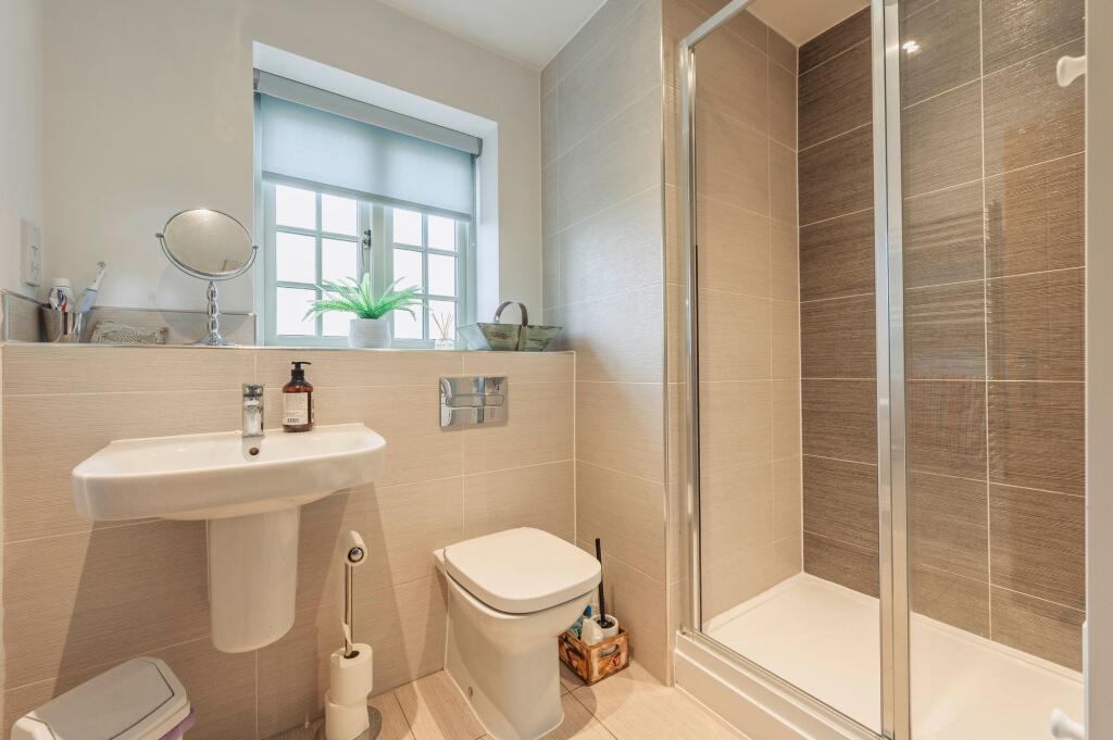 Bedroom Two En-suite