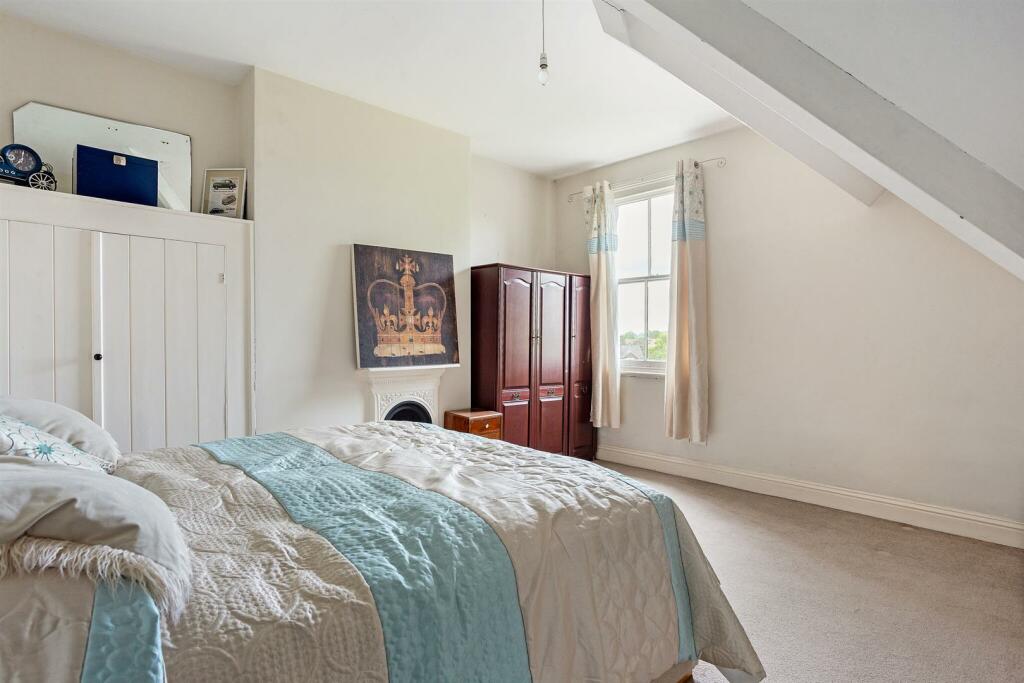 68829_134 Barnwood Road,Gloucester - (17)_low.jpg