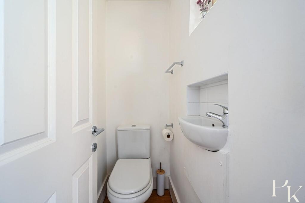 22a Montpelier Cresent, BN1 (9).jpg