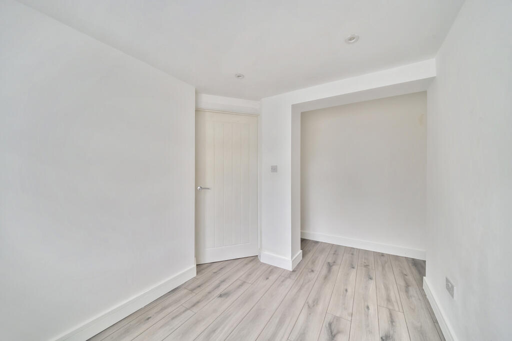 1320647-14-687f5b...