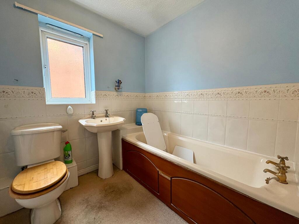 8 Shawbury Family Bathroom.jpg