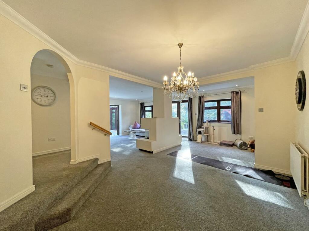 Wood Park 6 Dining Area 1.jpg