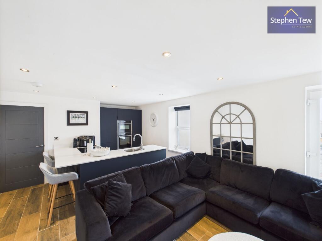 Lounge/Kitchen
